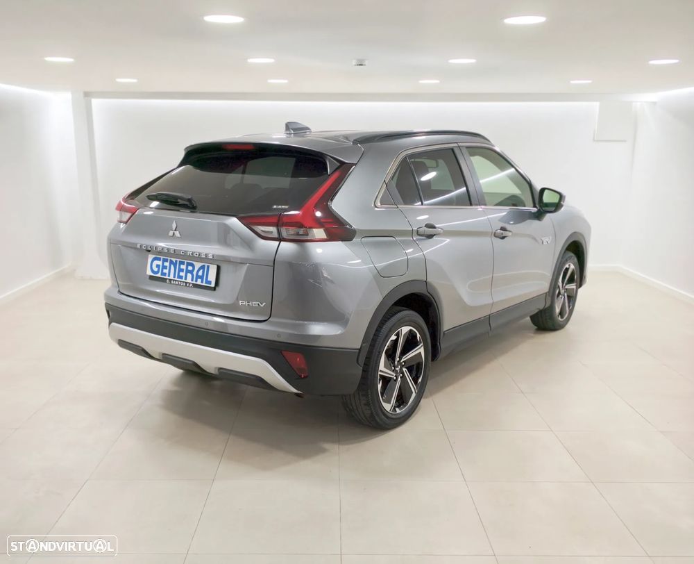 Mitsubishi Eclipse 2.4 PHEV eMotion — fotografia 3