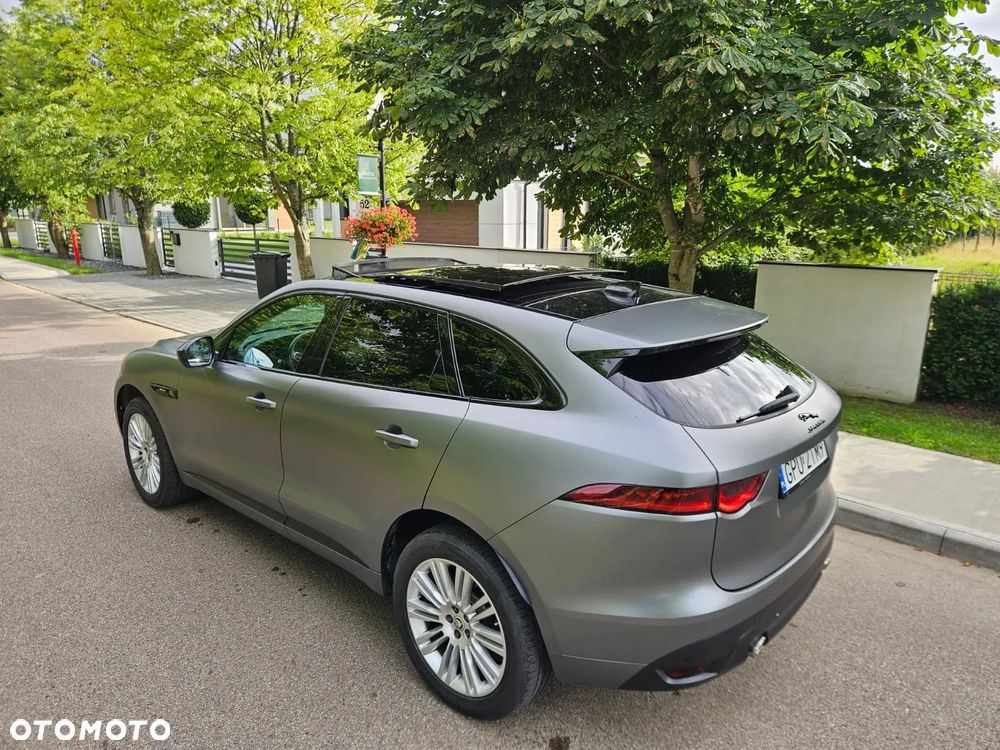 Jaguar F-Pace - 7