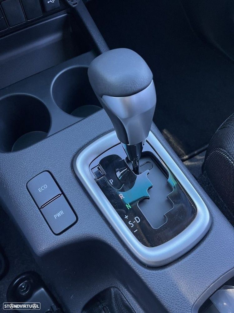 Toyota Hilux 2.4 D-4D 4WD CD CM Aut. - 19