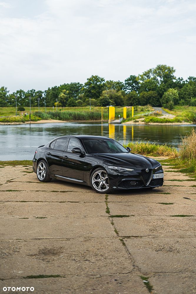 Alfa Romeo Giulia 2.0 Turbo 16V AT8-Q4 Veloce - 1