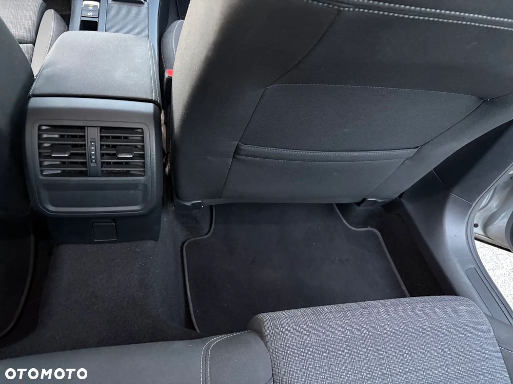 Volkswagen Passat 2.0 TDI EVO Business - 19