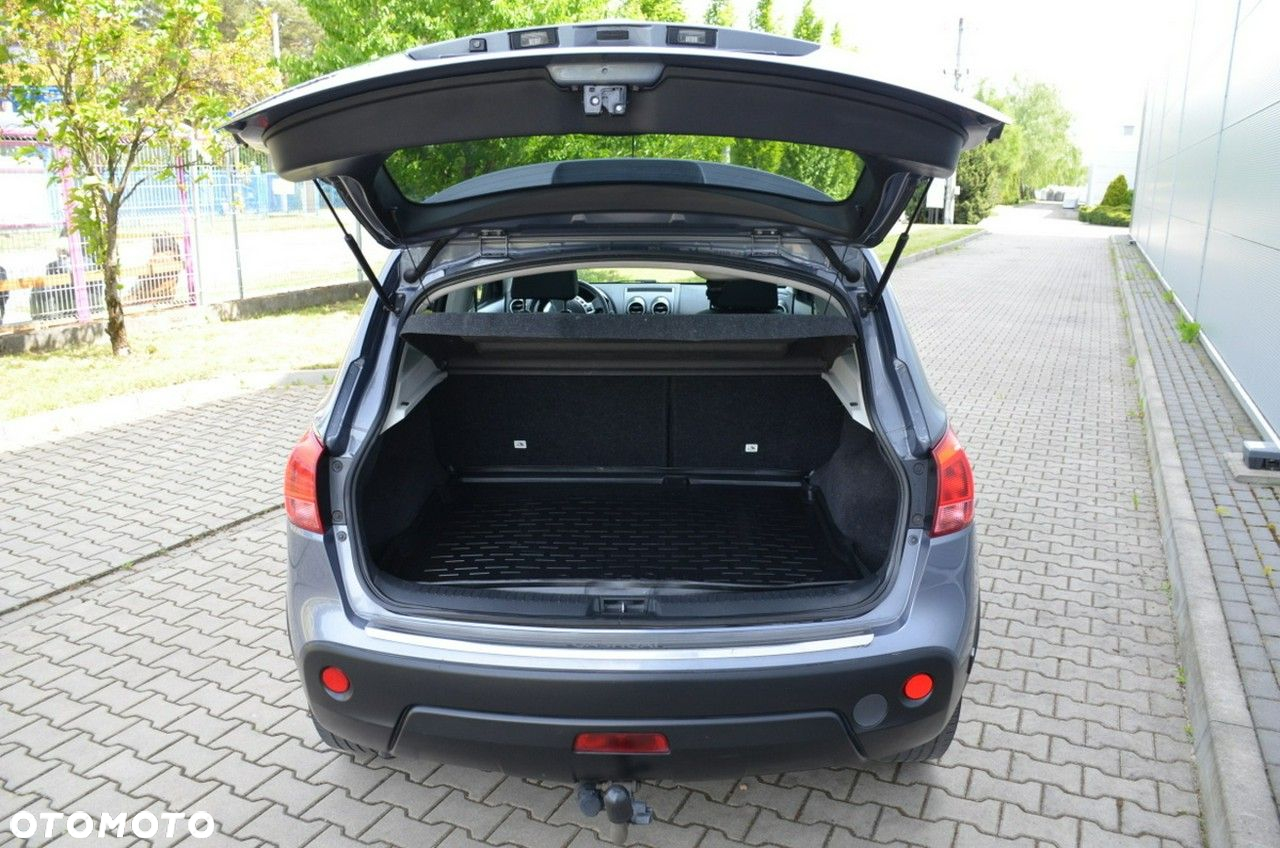 Nissan Qashqai - 2