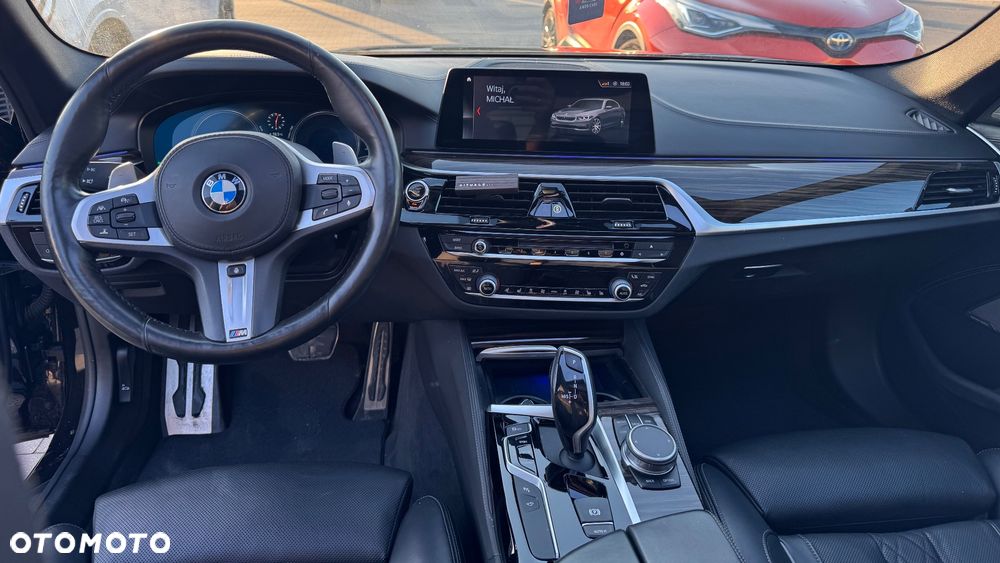BMW Seria 5 M550i xDrive - 11
