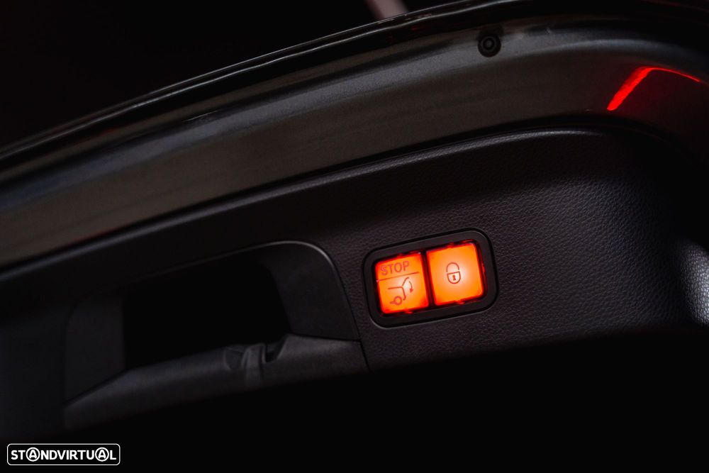 Mercedes-Benz GLC 300 e Coupé 4Matic - 29