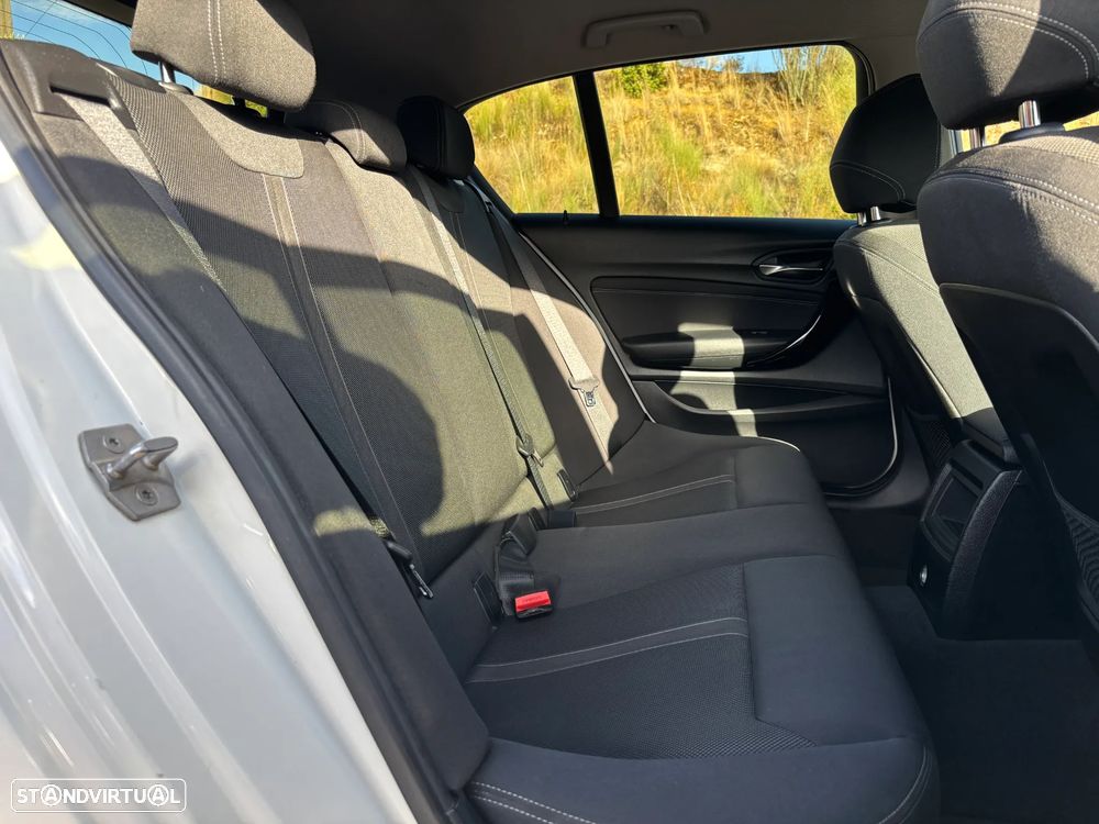BMW 116 dA Line Sport - 28