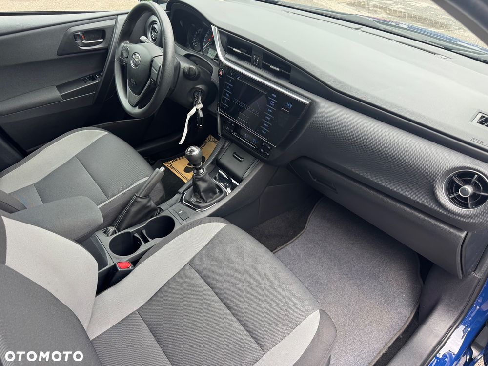 Toyota Auris 1.33 Dual-VVT-i Design Edition - 16