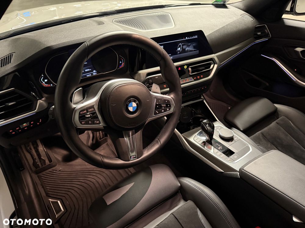 BMW Seria 3 330i M Sport sport - 9