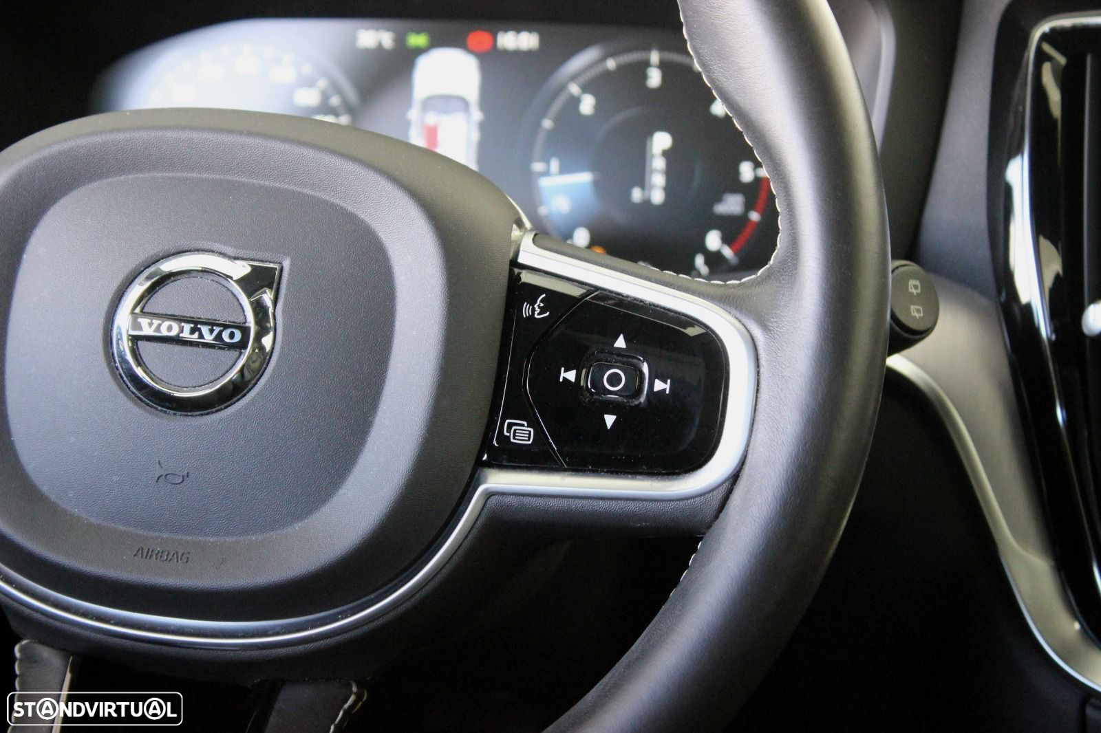 Volvo V60 2.0 D4 Momentum Plus Geartronic - 17