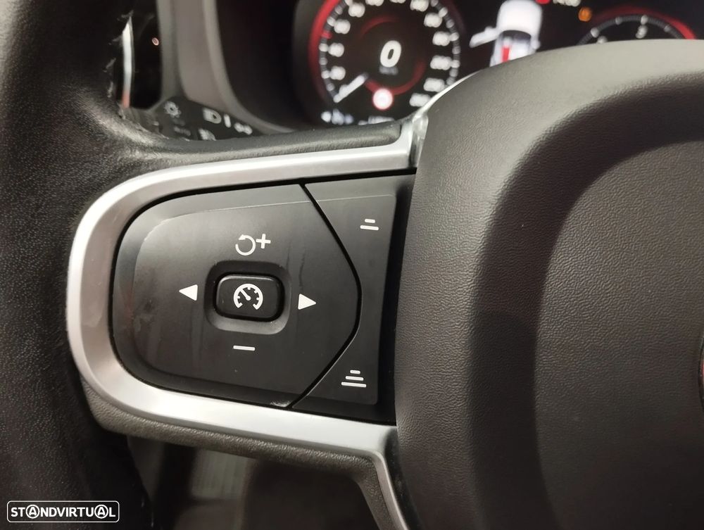 Volvo XC 60 2.0 D3 Momentum Plus - 23