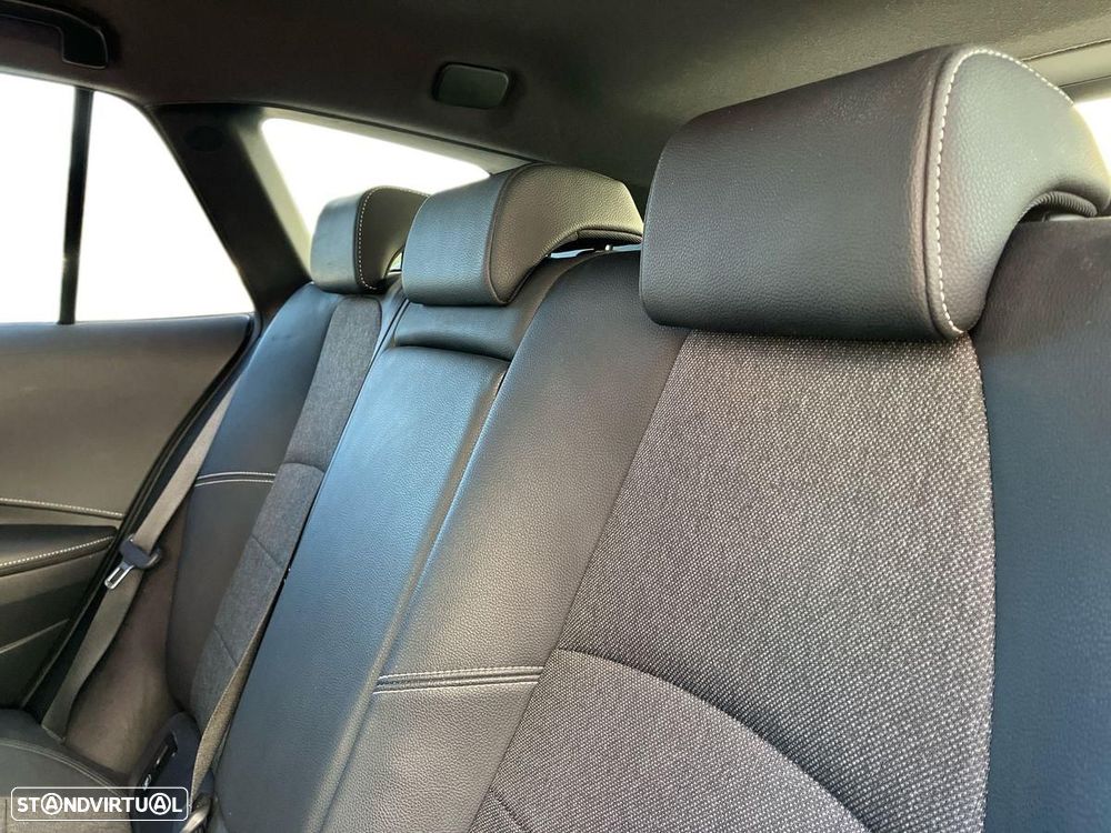 Toyota Corolla 1.8 Hybrid Comfort Plus — fotografia 11