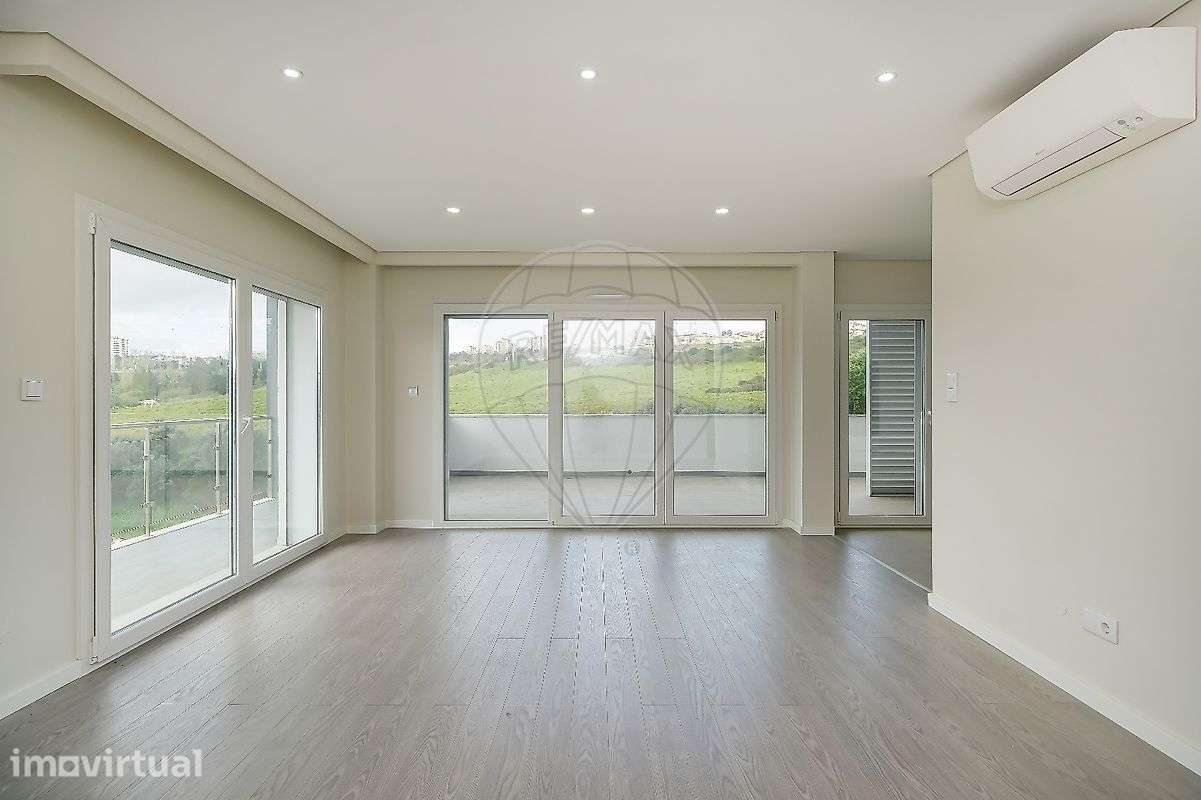 Apartamento T2 para arrendamento - Grande imagem: 2/18