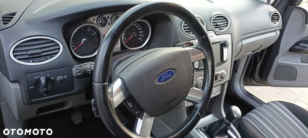 Ford Focus 1.6 TI-VCT Ambiente - 19