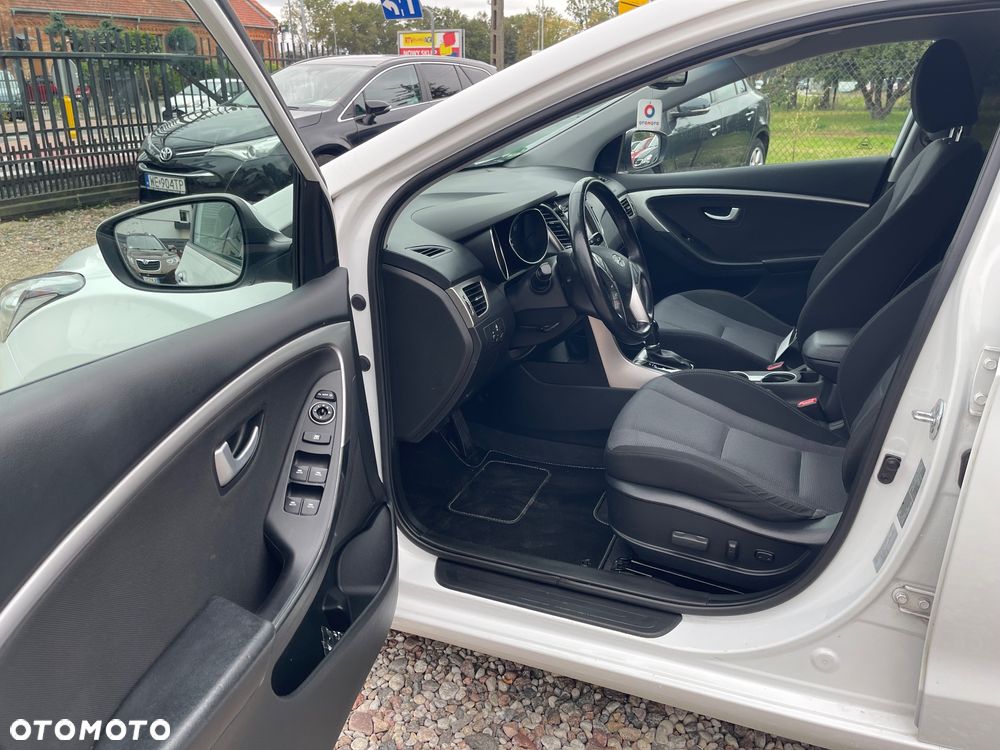 Hyundai i30 1.6 CRDi BlueDrive Premium DCT - 9