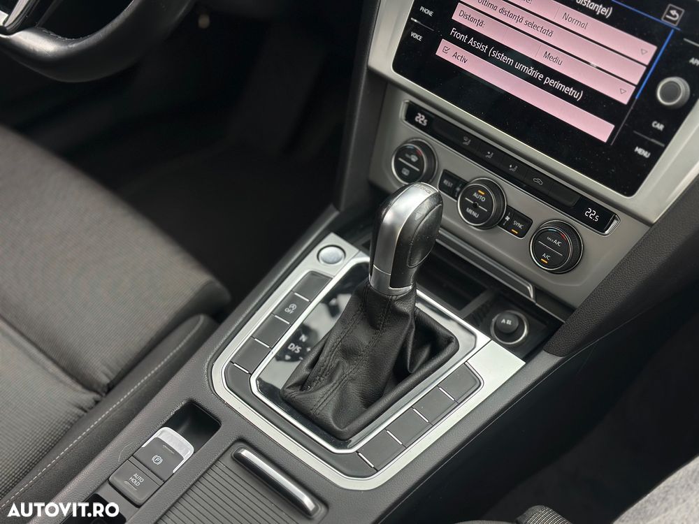 Volkswagen Passat 1.6 TDI SCR DSG Comfortline - 12