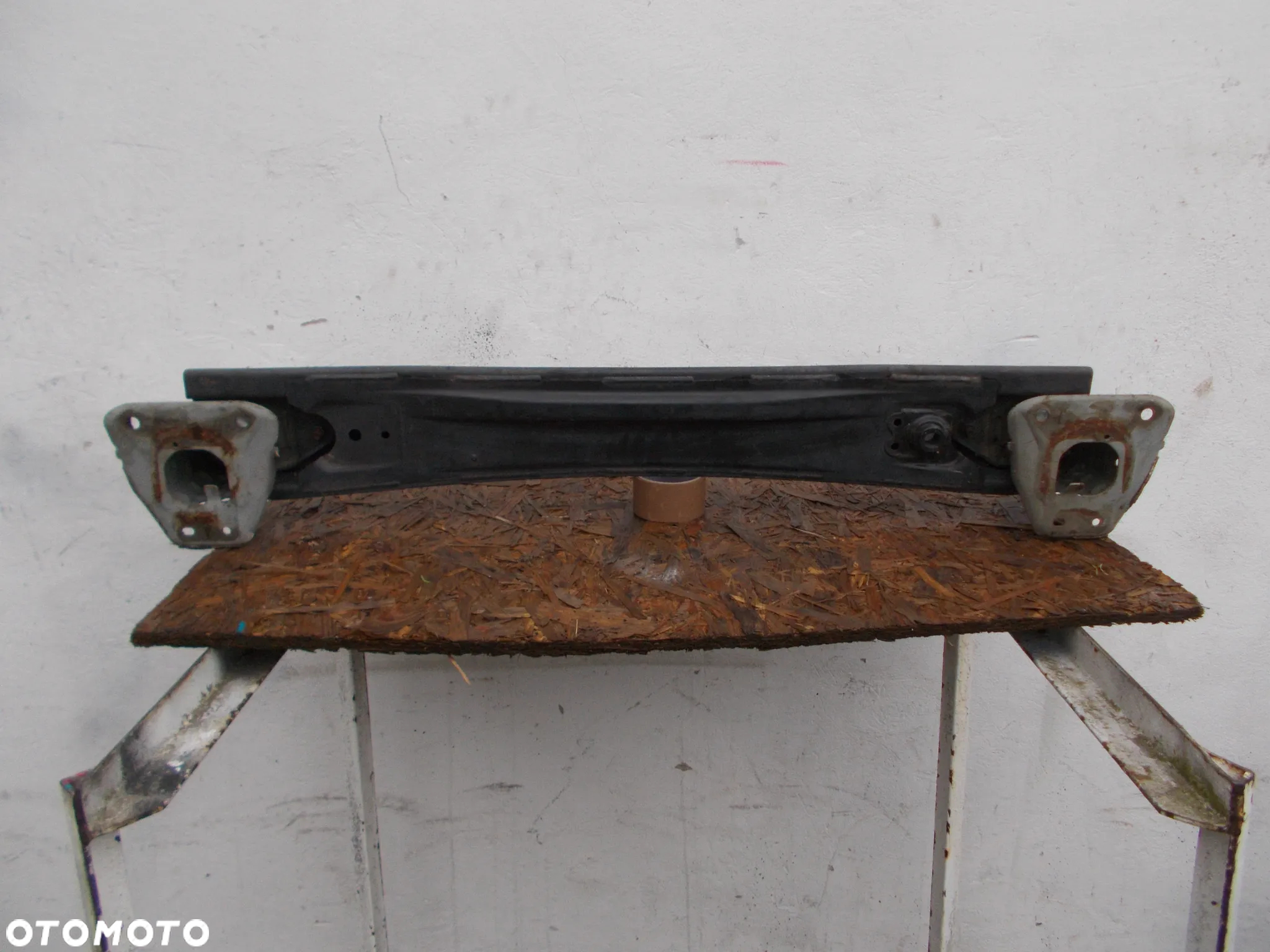 TOYOTA COROLLA E21 KOMBI BELKA POD ZDERZAK TYŁ WZMOCNIENIE SZTYCE - 2