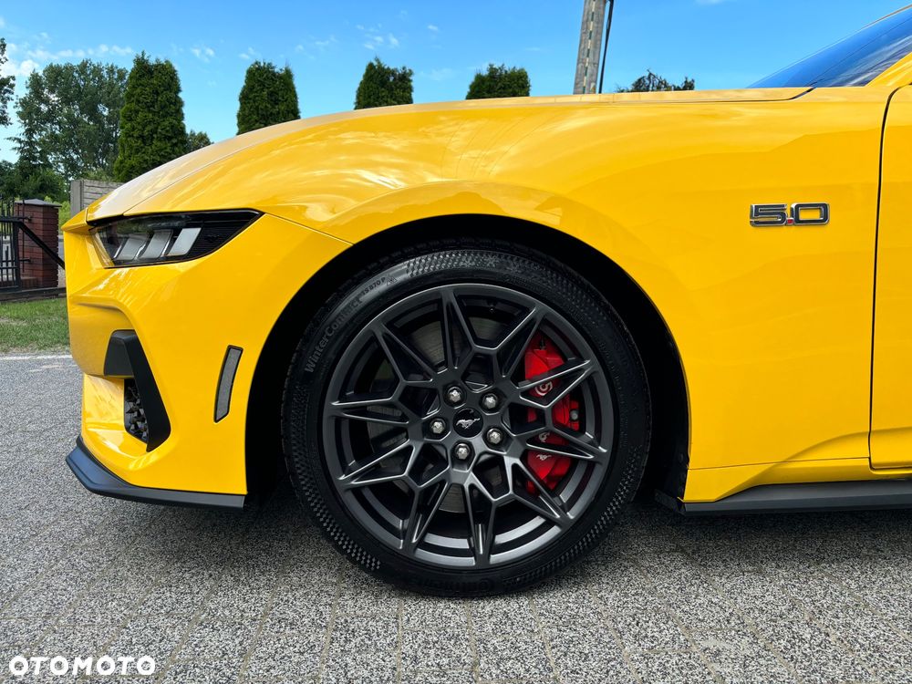 Ford Mustang - 24