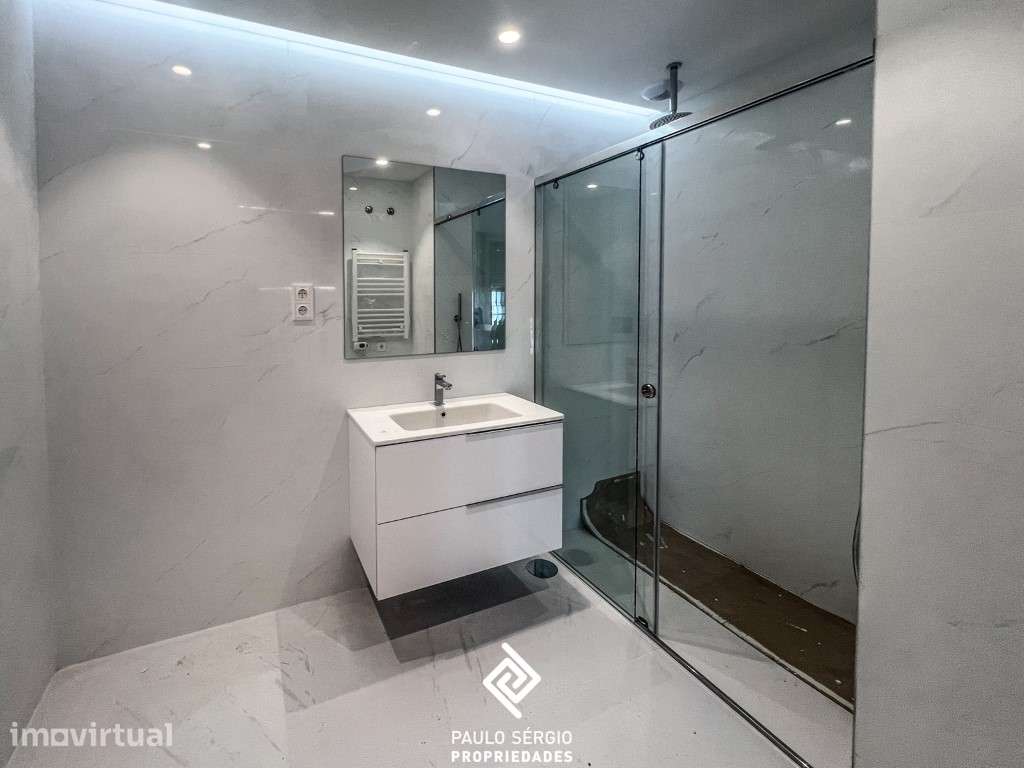 Apartamento T0 com terraço e garagem no Centro de Vila Nova de Gaia - Grande imagem: 4/12