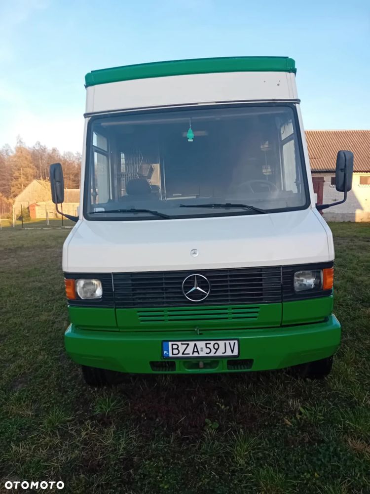 Mercedes-Benz 711D - 4