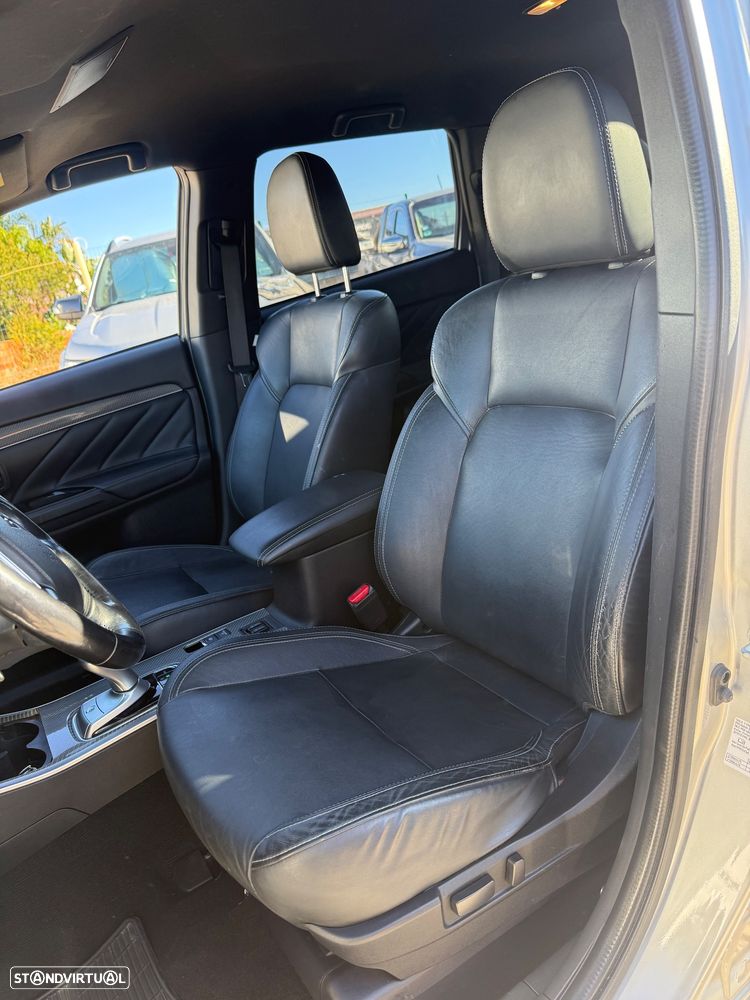 Mitsubishi Outlander 2.4 Instyle - 14