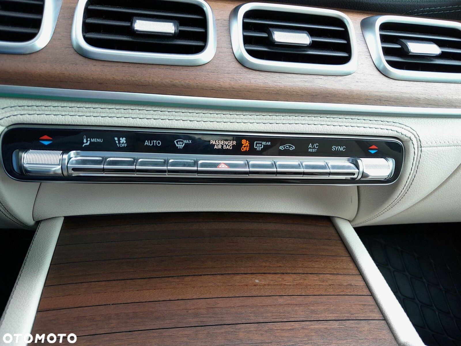 Mercedes-Benz GLE 350 d 4-Matic - 24