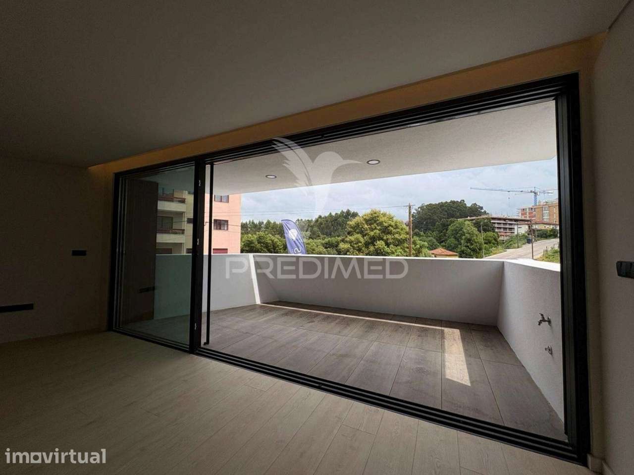 Vende-se T2 Novo com Terraço 150 m2Gondomar S.Cosme - Grande imagem: 5/17