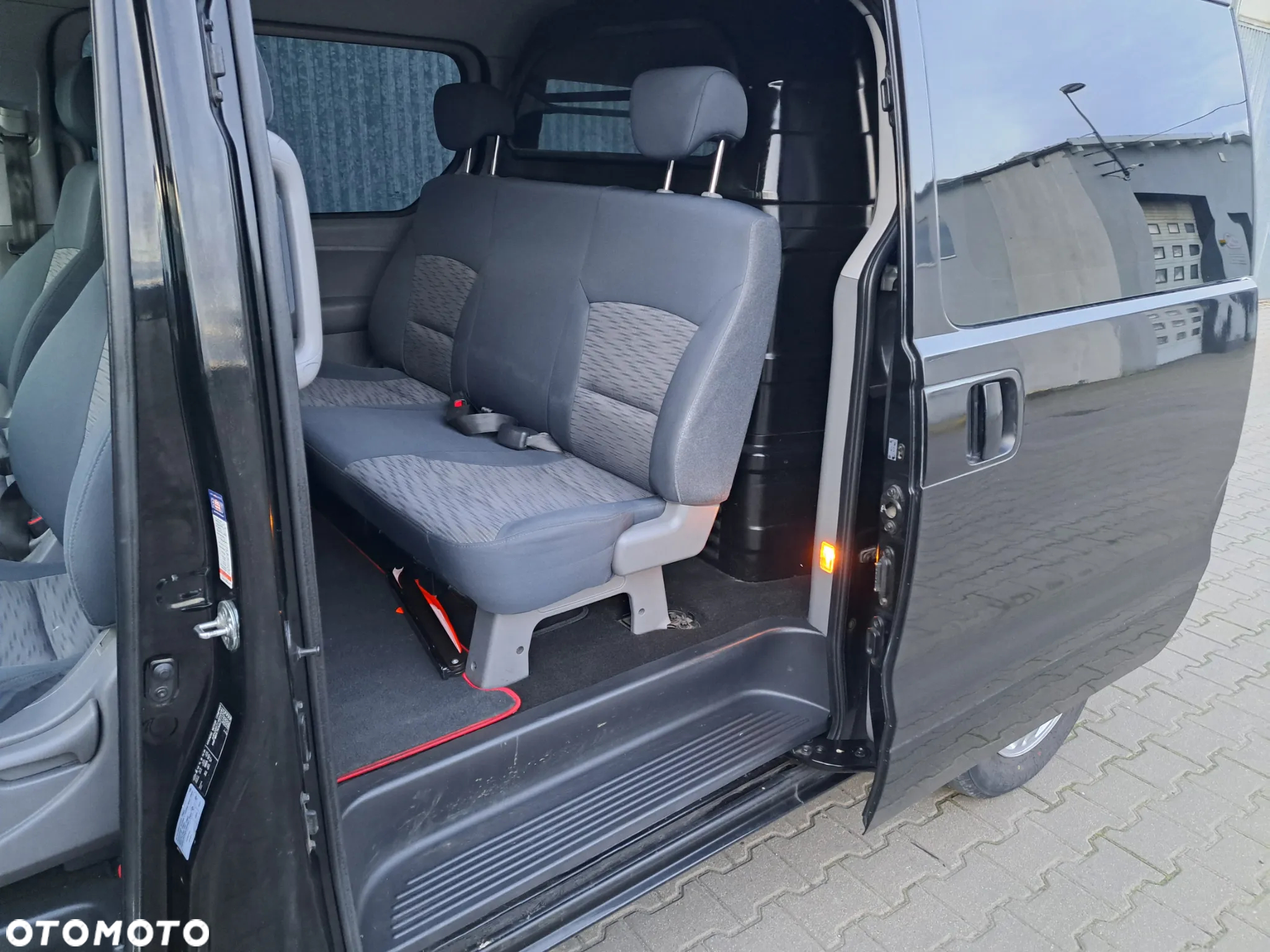 Hyundai H-1 Starex - 8