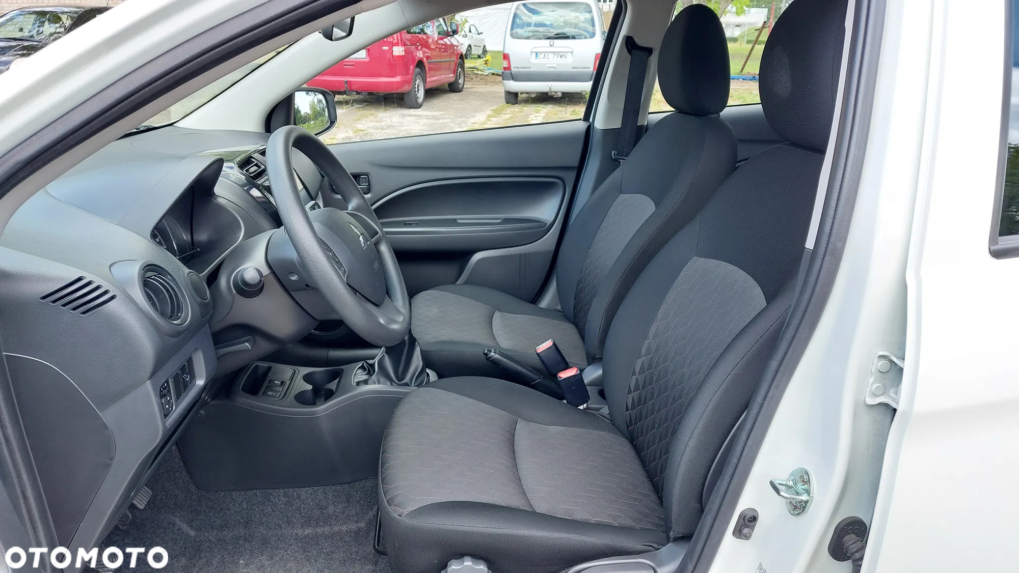 Mitsubishi Space Star 1.2 AS&G Intense - 33