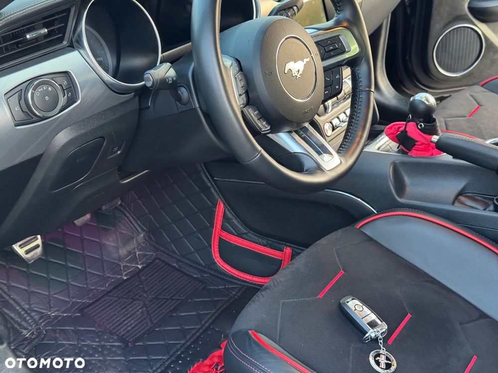 Ford Mustang 5.0 V8 GT - 27