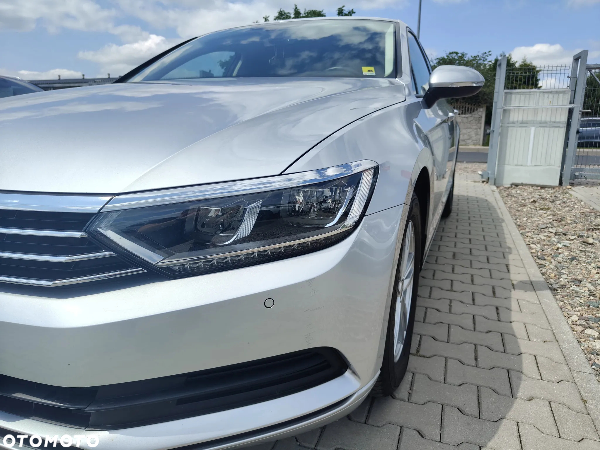 Volkswagen Passat - 8