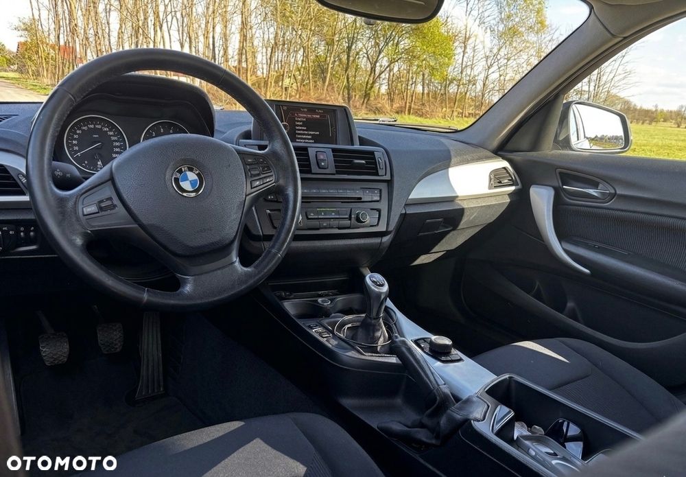 BMW Seria 1 114i - 4