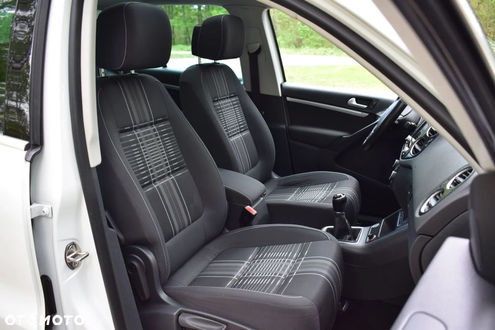 Volkswagen Tiguan 2.0 TDI DPF BlueMotion Technology Lounge Sport & Style - 21