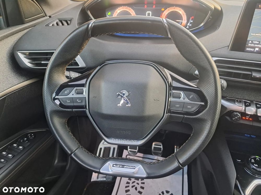 Peugeot 3008 1.2 PureTech GT S&S - 11