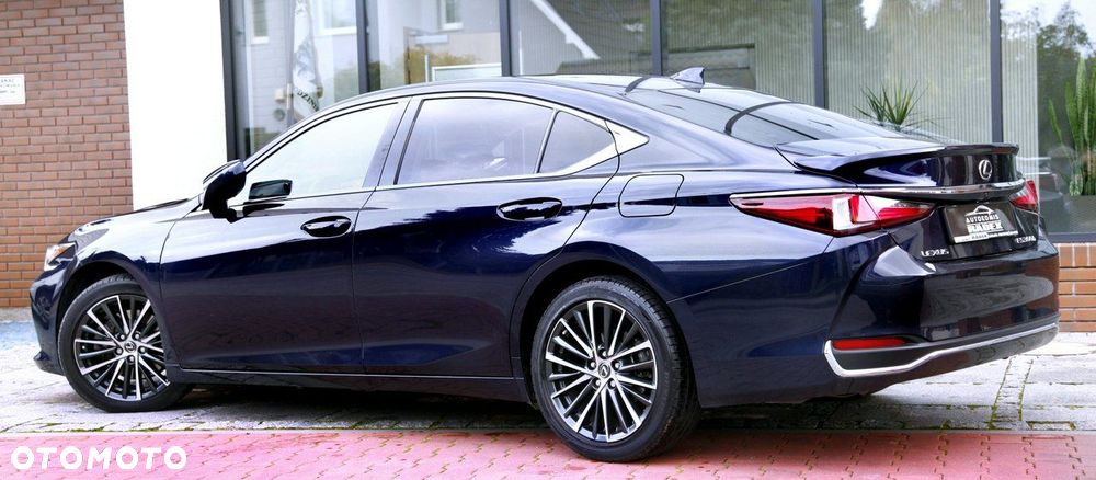 Lexus ES - 38