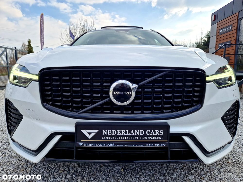 Volvo XC 60 B4 D Plus Dark - 40