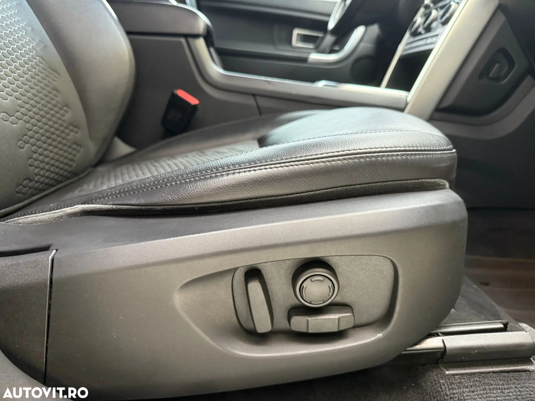 Land Rover Discovery Sport - 27