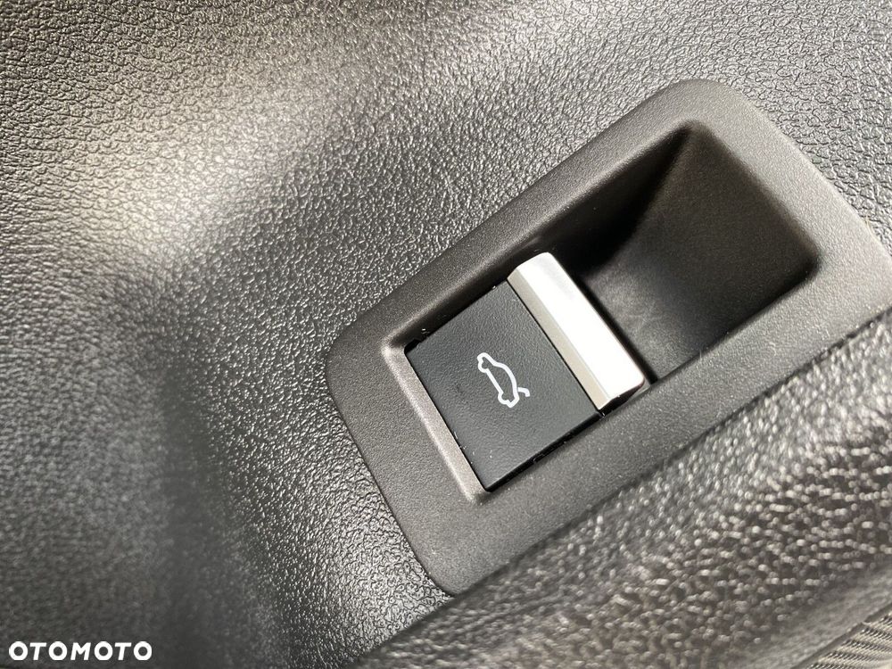 Audi A4 Limousine - 11
