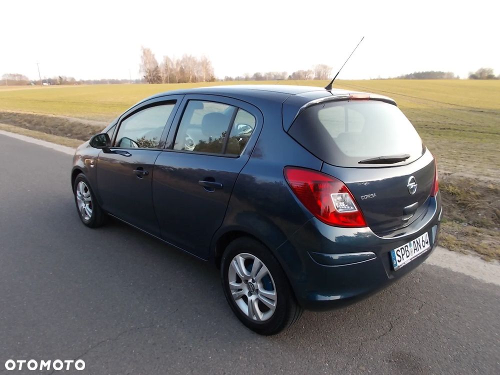 Opel Corsa 1.2 16V Cosmo - 4
