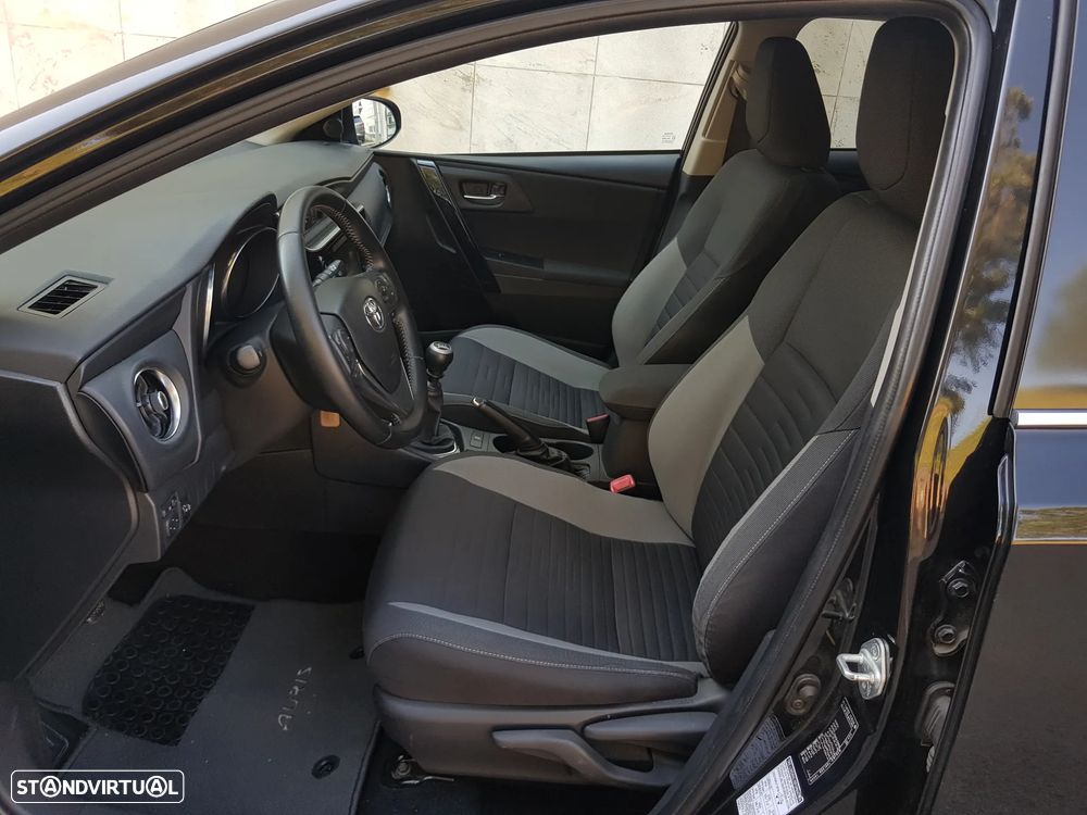 Toyota Auris Touring Sports 1.4 D-4D C.+P.Techo+P.Sport - 24