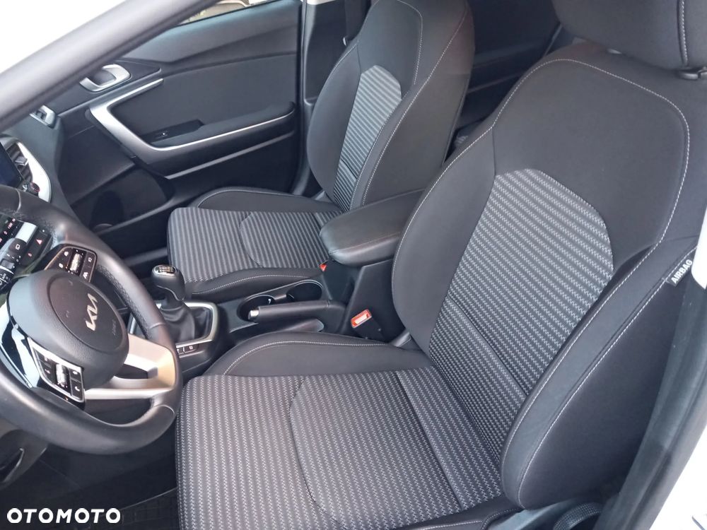 Kia Ceed 1.5 T-GDI M - 24