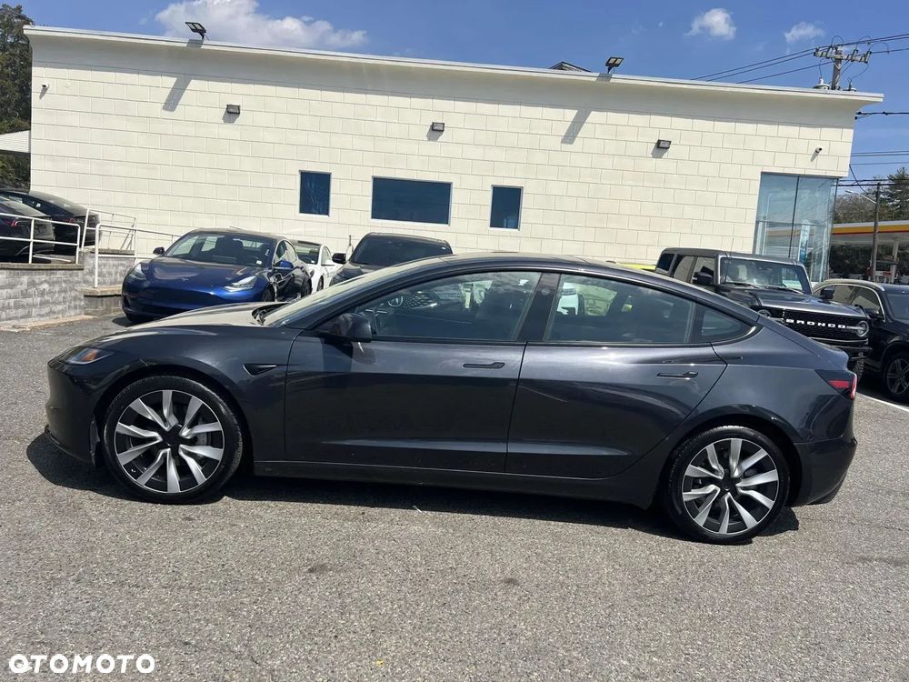Tesla Model 3 - 6