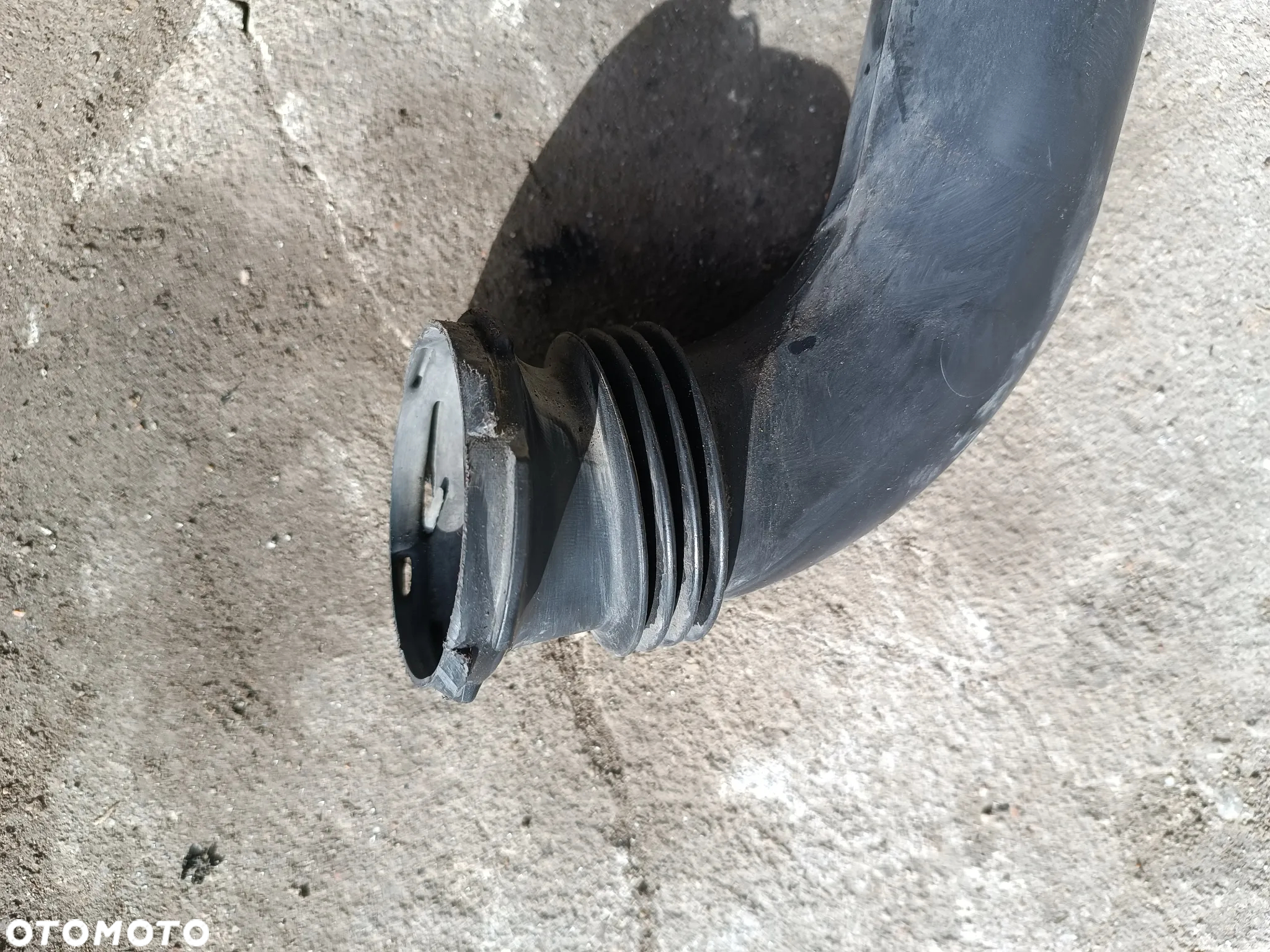 RURA PRZEWÓD POWIETRZA OPEL VIVARO 1.9 CDTI 05r  91166663 820007275B - 2