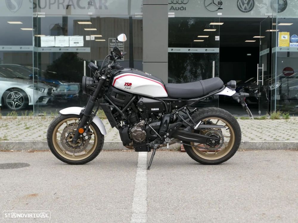 Yamaha XSR - 24