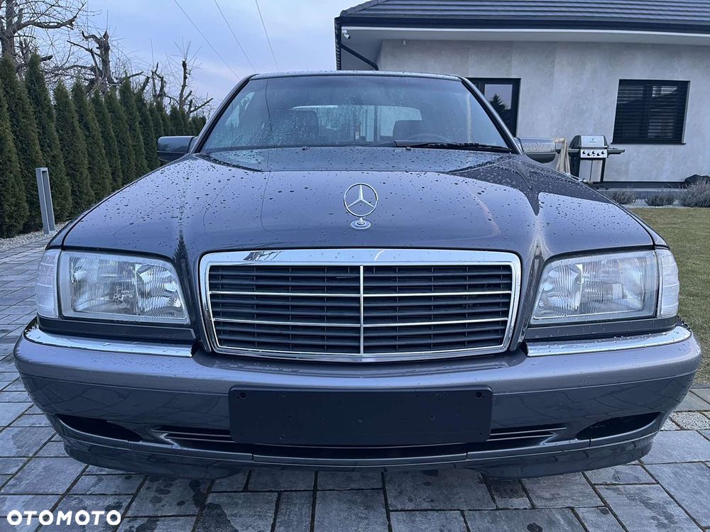 Mercedes-Benz Klasa C 180 Classic - 17