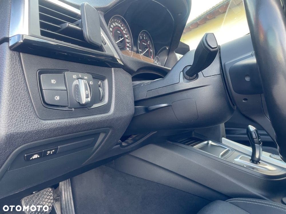 BMW Seria 3 320d Sport Line - 10