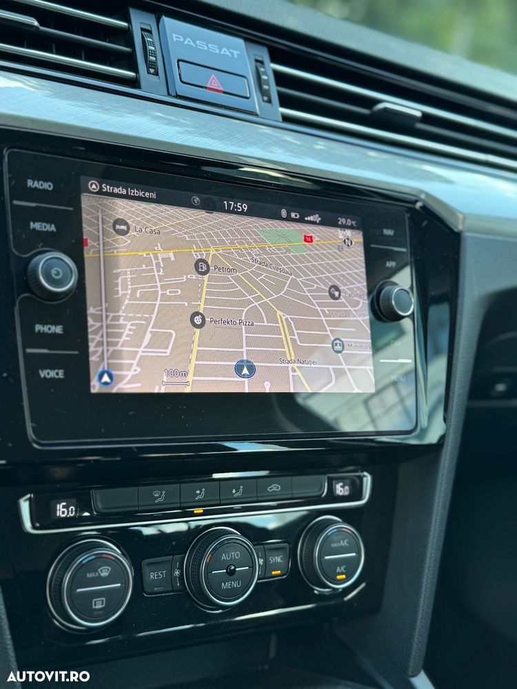 Volkswagen Passat - 12