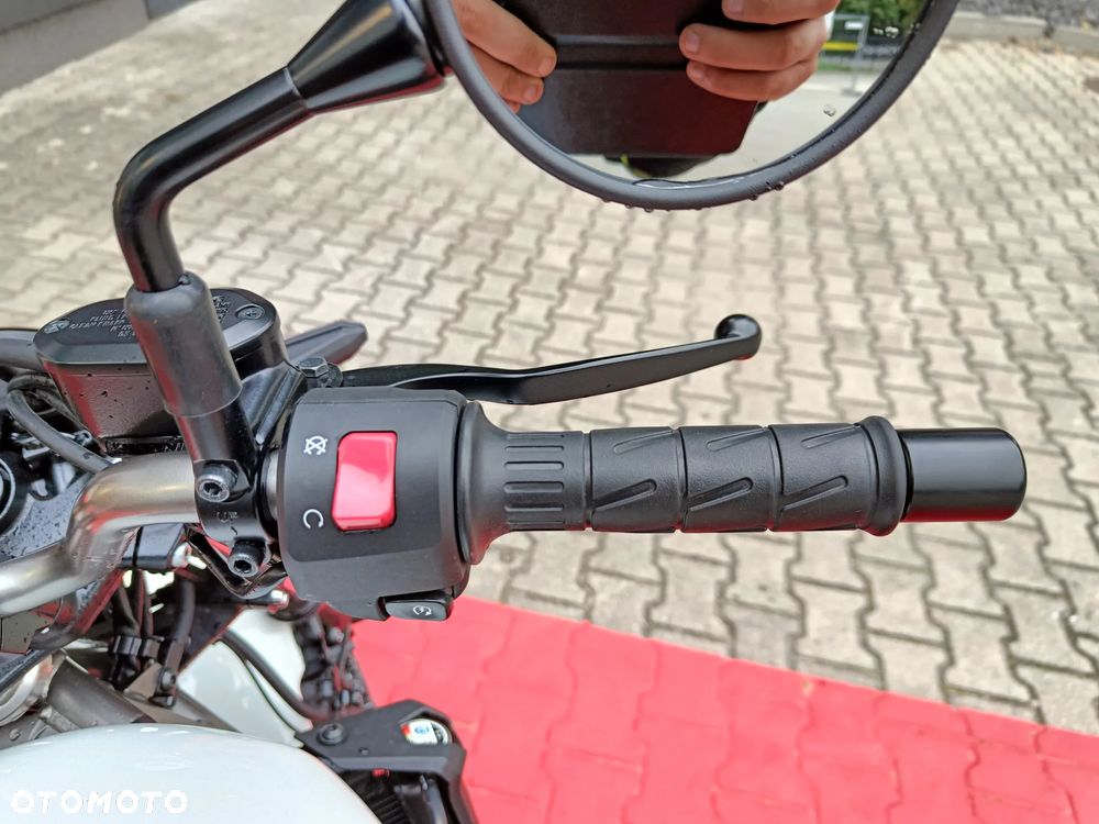 Kawasaki Eliminator 500 - 11