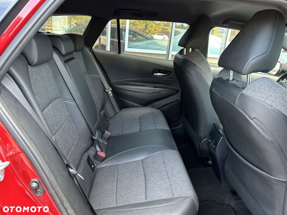 Toyota Corolla 2.0 Hybrid Comfort - 23