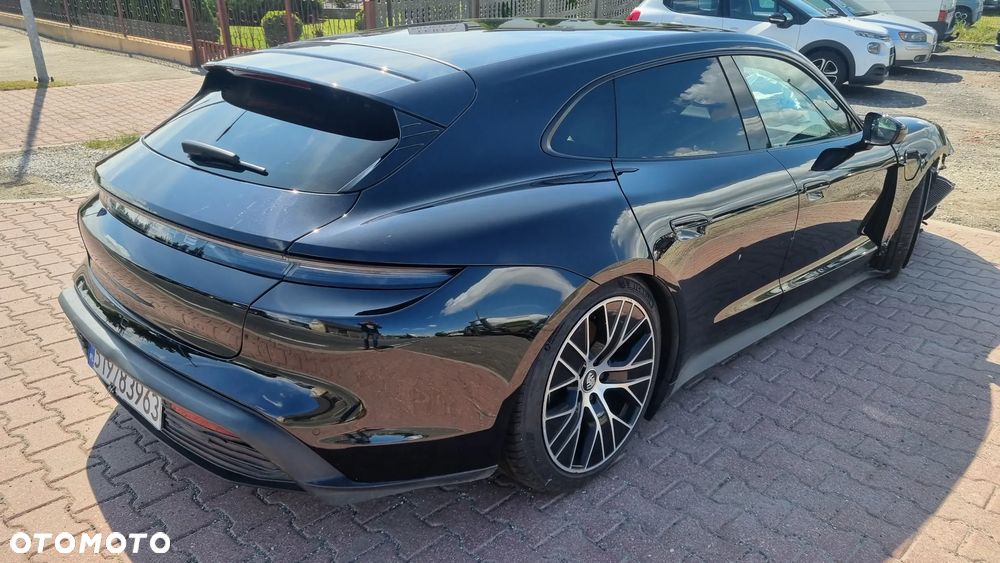 Porsche Taycan Performance Plus - 17