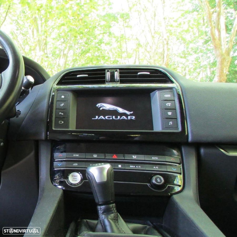 Jaguar F-Pace 2.0 i4D Pure - 7