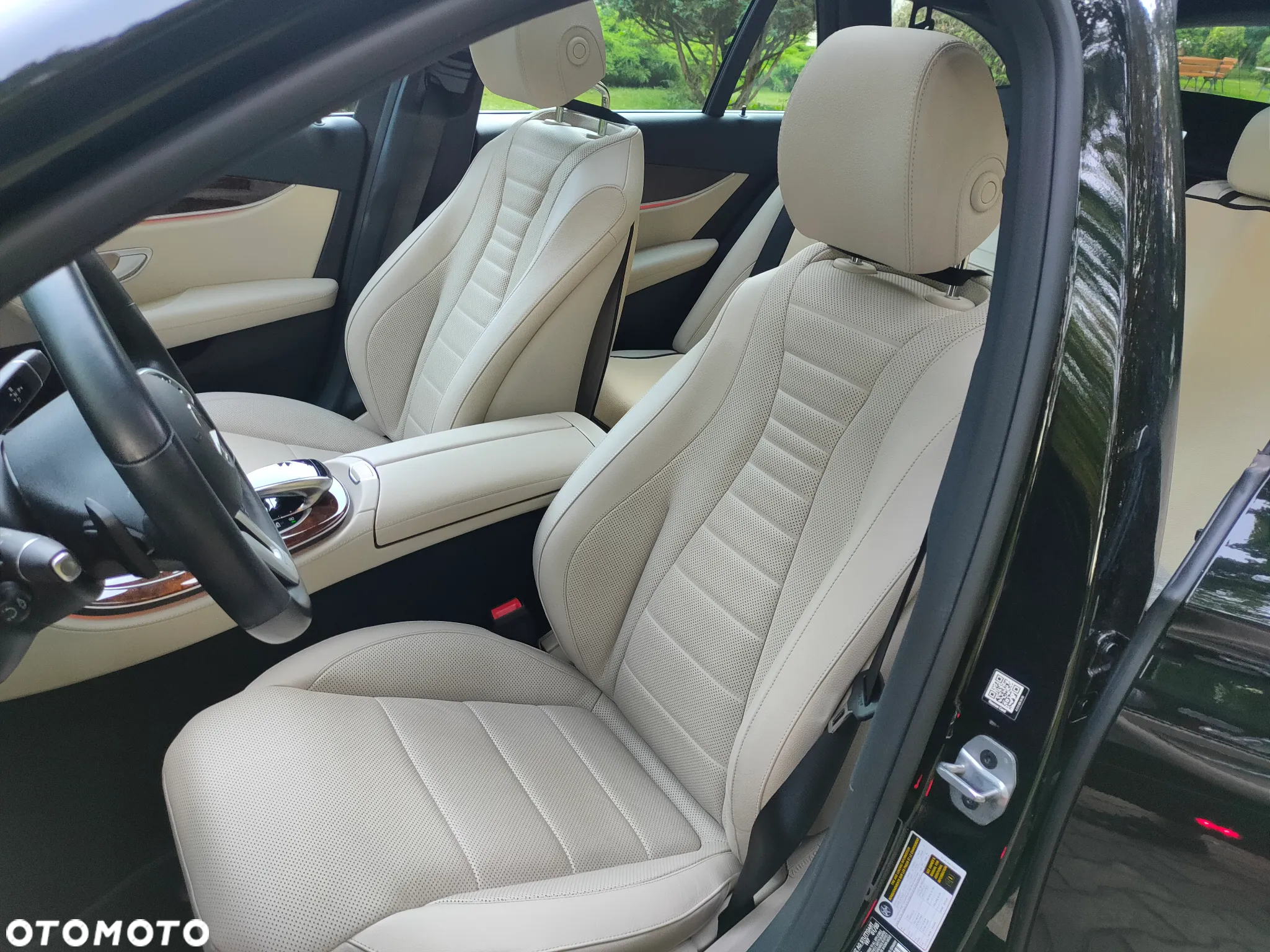 Mercedes-Benz Klasa E 450 4Matic T 9G-TRONIC Avantgarde - 17